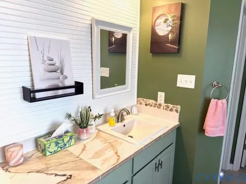 Bath - 11283 Winding River Rd, Providence Forge, VA 23140 photo 3 of 3
