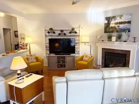 Living - 11283 Winding River Rd, Providence Forge, VA 23140 photo 3 of 4
