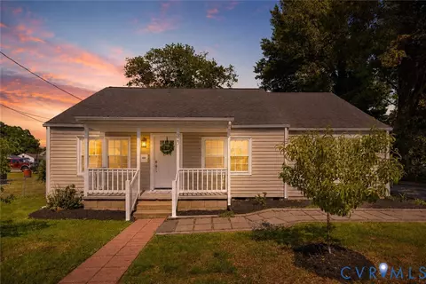 323 Washington Ave, Colonial Heights, VA 23834