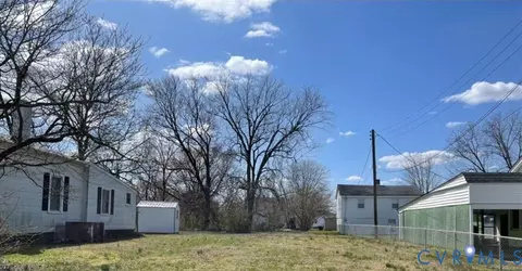 214 S 16th Ave, Hopewell, VA 23860