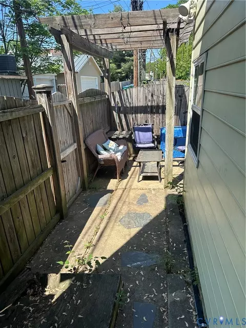 Exterior - 806 Spring St, Richmond, VA 23220 photo 2 of 3