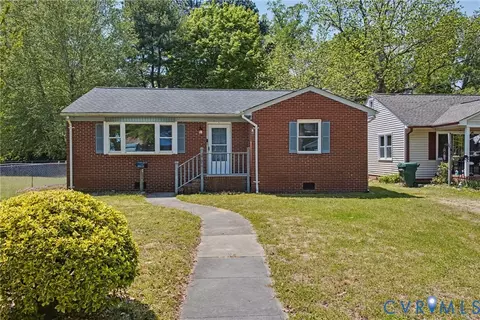 407 Henry St, Suffolk, VA 23434