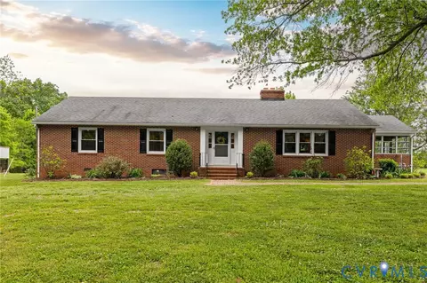 836 Dobbins Bridge Rd, Blackstone, VA 23824