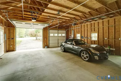 Exterior - 40 River Ct, Aylett, VA 23009 photo 7 of 13
