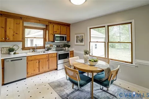 Kitchen - 40 River Ct, Aylett, VA 23009 photo 1 of 4