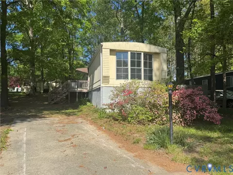 17004 N Swift Bluff Ct, South Chesterfield, VA 23834