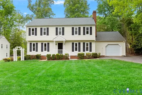 606 Wadsworth Dr, North Chesterfield, VA 23236