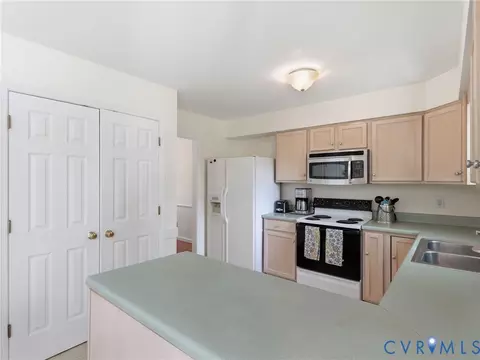 1625 Upperbury Dr, Midlothian, VA 23114 photo 8