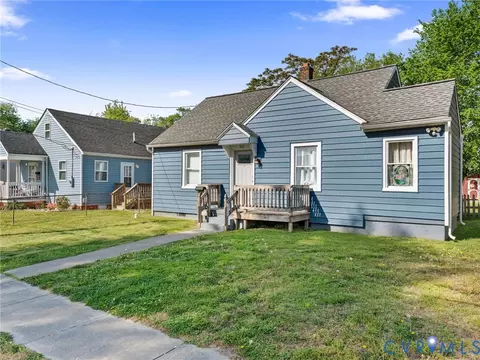 1112 Jett Ave, Colonial Heights, VA 23834