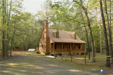 2477 Calno Rd, Hanover, VA 23069