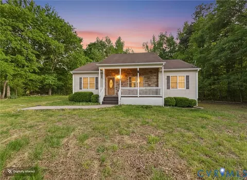 1035 Cole Harbor Rd, Blackstone, VA 23824