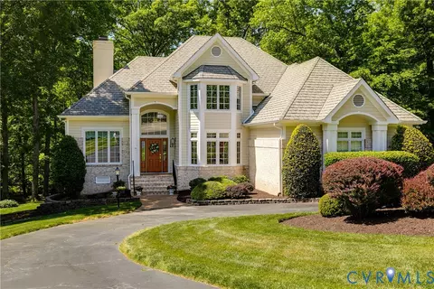 2400 Whitecastle Dr, Midlothian, VA 23113