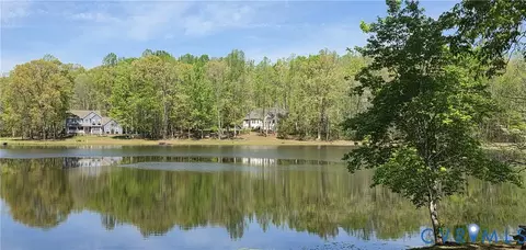 4410 Windsor Lake Dr, Louisa, VA 23093