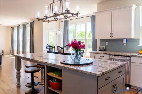 Kitchen - 6726 Pine Straw Ln, Quinton, VA 23141 photo 4 of 6