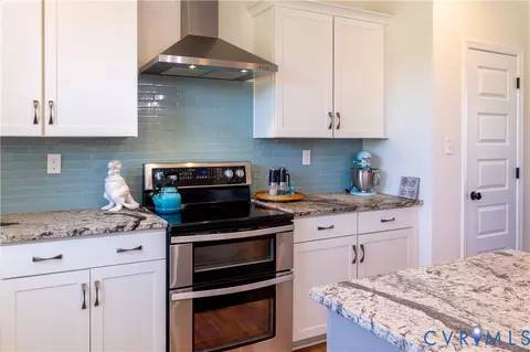 Kitchen - 6726 Pine Straw Ln, Quinton, VA 23141 photo 5 of 6