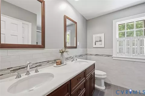 Bath - 2321 Wadebridge Rd, Midlothian, VA 23113 photo 4 of 5