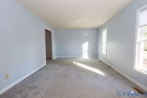 Living - 4800 Peartree Ct, Midlothian, VA 23112 photo 1 of 2