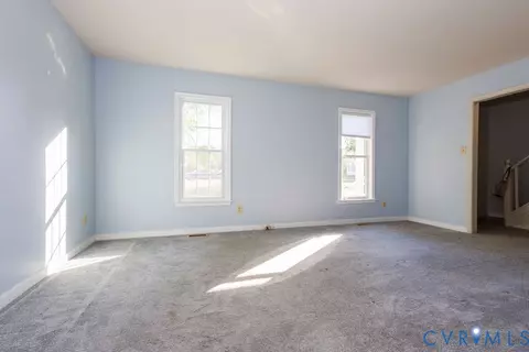 Living - 4800 Peartree Ct, Midlothian, VA 23112 photo 2 of 2