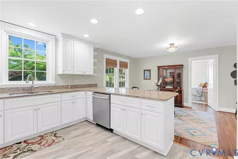 Kitchen - 1227 Windsor Ave, Richmond, VA 23227 photo 4 of 5