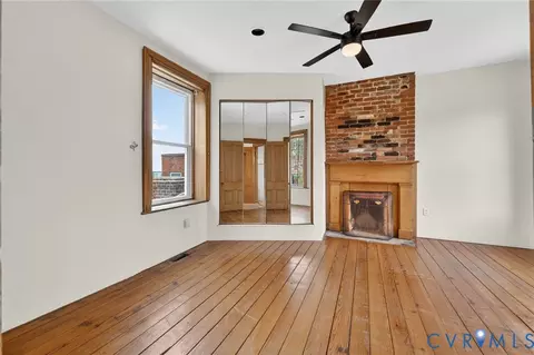 Bedroom - 2513 E Grace St, Richmond, VA 23223 photo 1 of 3