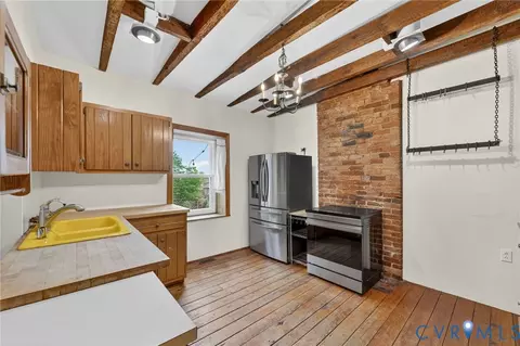 Kitchen - 2513 E Grace St, Richmond, VA 23223 photo 2 of 4