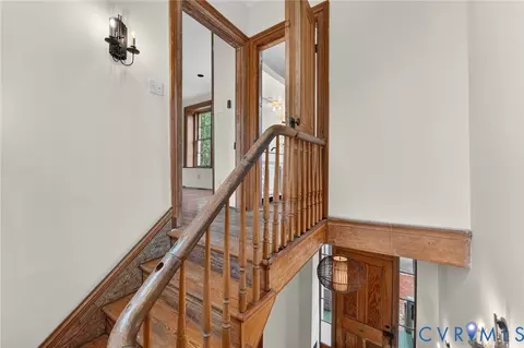 Entry Way - 2513 E Grace St, Richmond, VA 23223 photo 6 of 7