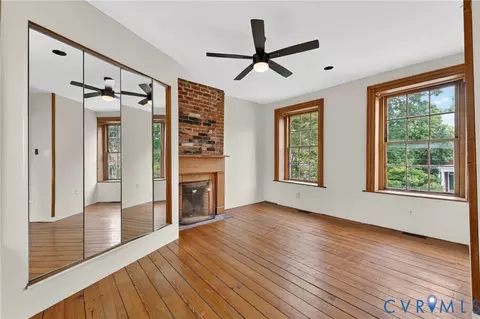 Living - 2513 E Grace St, Richmond, VA 23223 photo 5 of 5