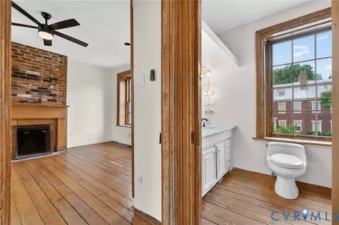 Entry Way - 2513 E Grace St, Richmond, VA 23223 photo 7 of 7