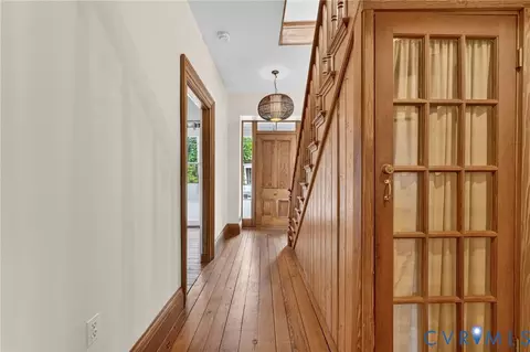 Entry Way - 2513 E Grace St, Richmond, VA 23223 photo 3 of 7