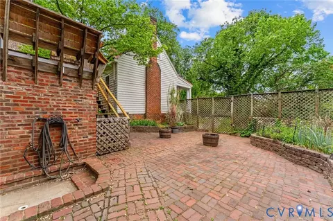 Exterior - 2513 E Grace St, Richmond, VA 23223 photo 8 of 16