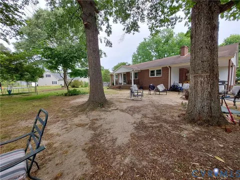3173 Ambrose Rd, Hayes, VA 23072