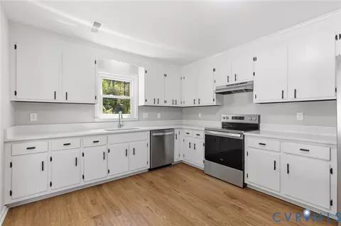 Kitchen - 7631 Cotfield Rd, North Chesterfield, VA 23237 photo 2 of 3
