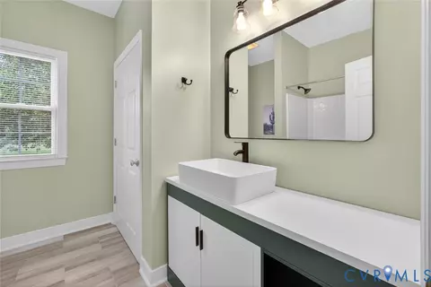 Bath - 1850 Jeter Rd, Powhatan, VA 23139 photo 2 of 5
