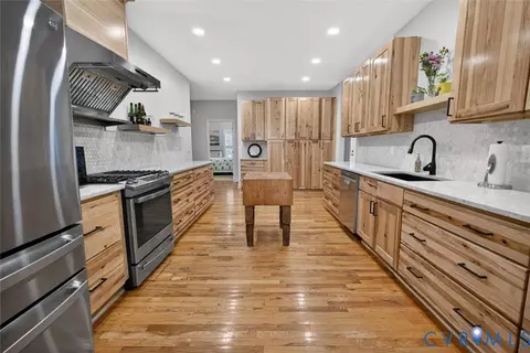 Kitchen - 1850 Jeter Rd, Powhatan, VA 23139 photo 2 of 3