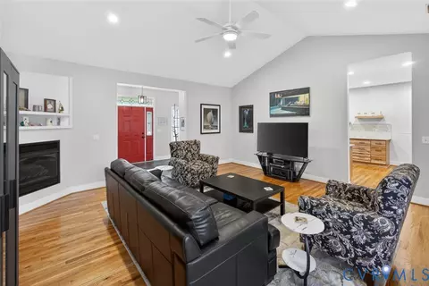 Living - 1850 Jeter Rd, Powhatan, VA 23139 photo 3 of 4