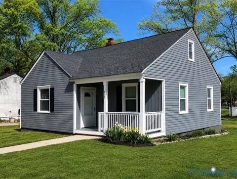 400 5th St, Blackstone, VA 23824