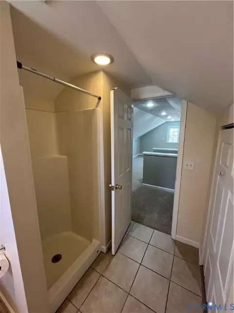 Bath - 400 5th St, Blackstone, VA 23824 photo 1 of 4