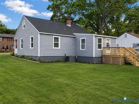 400 5th St, Blackstone, VA 23824 photo 2