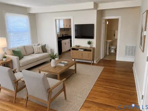 400 5th St, Blackstone, VA 23824 photo 4