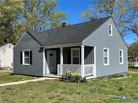 Exterior - 400 5th St, Blackstone, VA 23824 photo 3 of 5