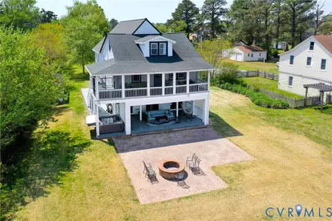 3544 Grandview Dr, Dunnsville, VA 22454