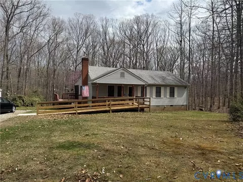 1996 Old Apple Grove Rd, Mineral, VA 23117