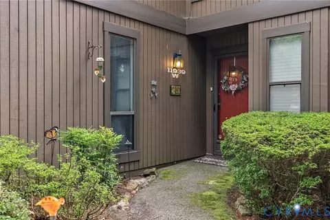 11939 W Briar Patch Dr, Midlothian, VA 23113