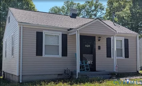 2103 Wakefield Ave, Colonial Heights, VA 23834