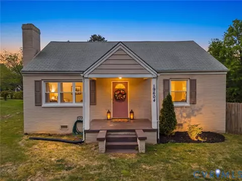 19604 Woodpecker Rd, South Chesterfield, VA 23803