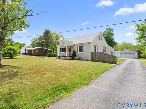19604 Woodpecker Rd, South Chesterfield, VA 23803