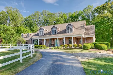 5297 Deer Beagle Ln, Hanover, VA 23069