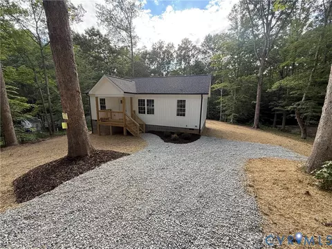 26571 Slash Pine Cir, Ruther Glen, VA 22546