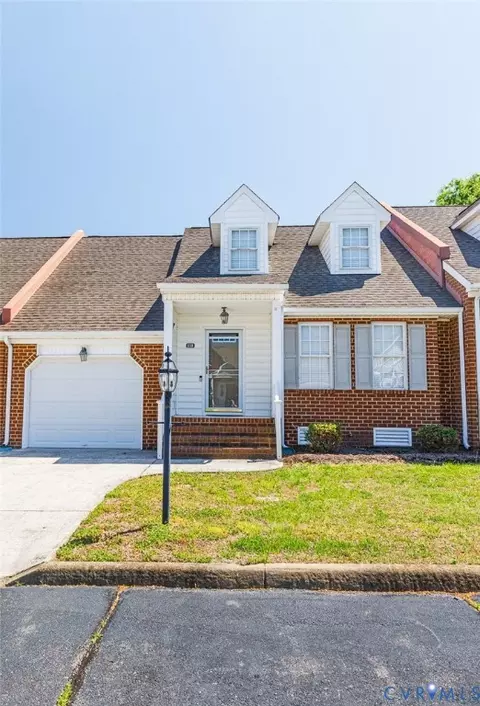 110 Gilcreff Pl, Colonial Heights, VA 23834