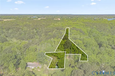2097 Coles Point Rd, Hague, VA 22469